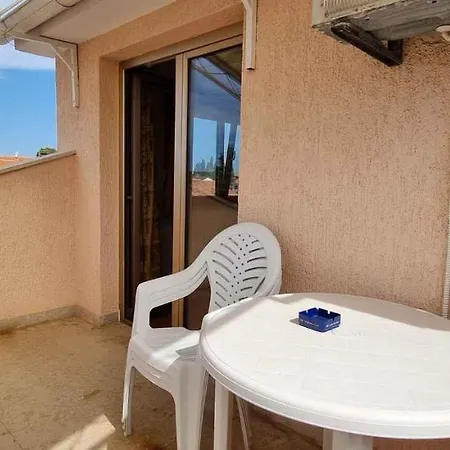 In With Two-bedrooms 3 Apartment