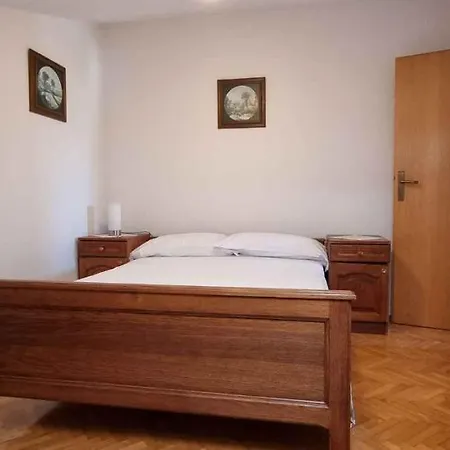 In With Two-bedrooms 3 *