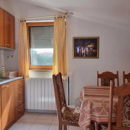 In With Two-bedrooms 3 *