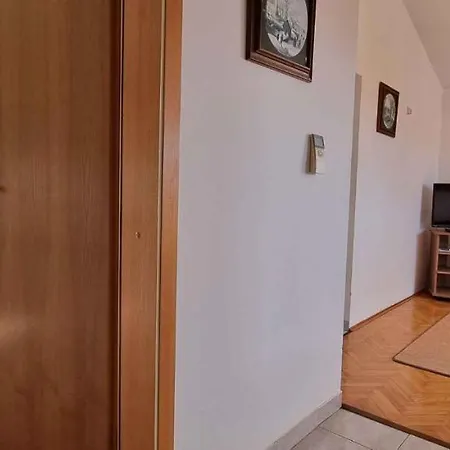 In With Two-bedrooms 3 Apartment