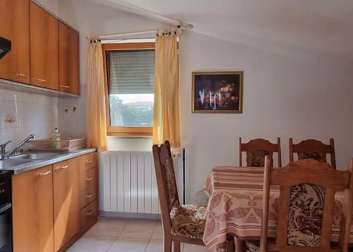 In With Two-bedrooms 3 *