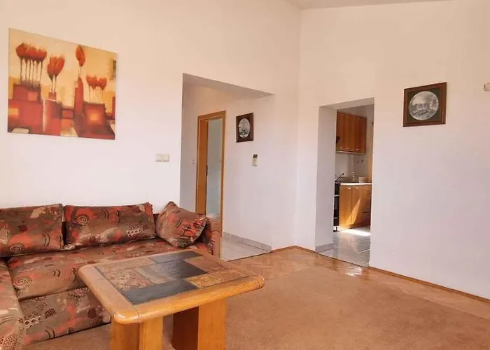 In With Two-bedrooms 3